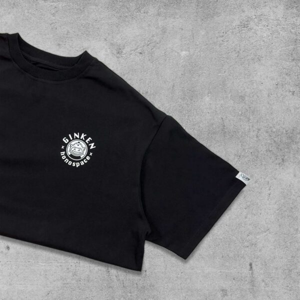 Ginken Oversized T-Shirt Premium Fit aus 100 % Baumwolle mit dropped shoulders und Logo-Print